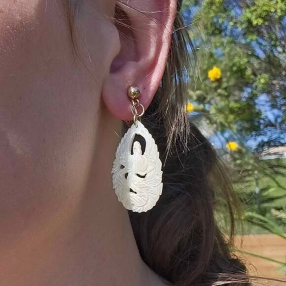 Intricate Carved Mother of Pearl Phoenix Bird Clip On Earrings 12k Gold Fill - Picture 11 of 11